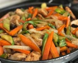 Pollo con verduras estilo chino