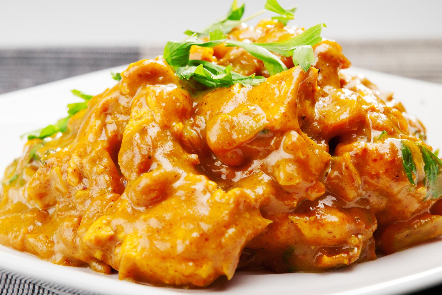 Pechugas de pollo al curry (con nata) - Deliciosi.com