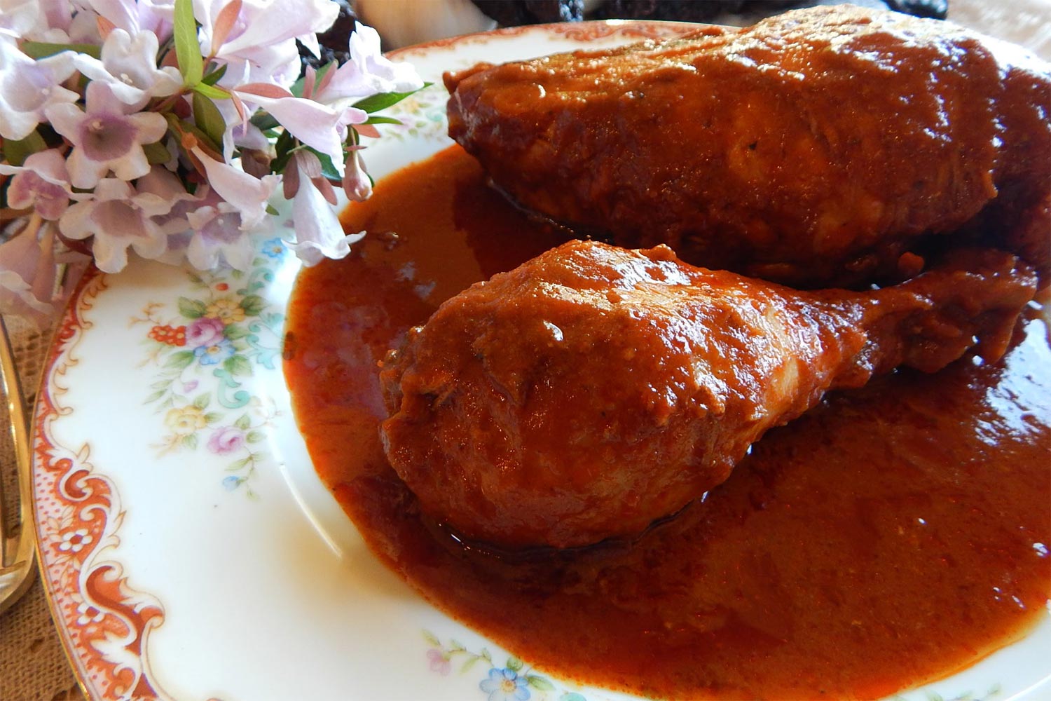Pollo en chile guajillo (Receta) 