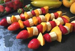 Pinchos de frutas