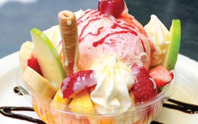 Ensalada de frutas con helado